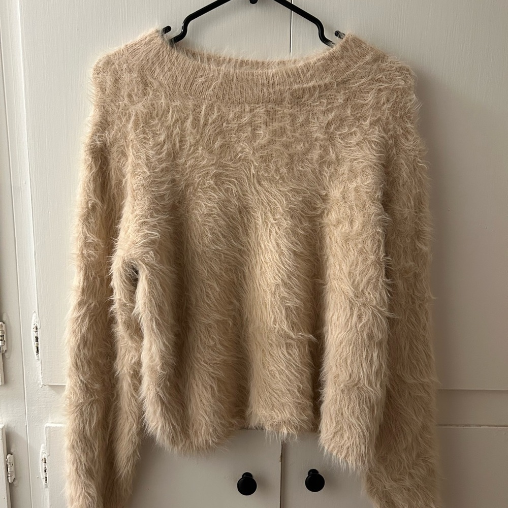 Lou and Grey fuzzy blush pullover sweater